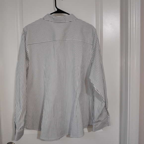 #TimeAndTru 3XG Stretch Wrinkle Resistant - Picture 3 of 7